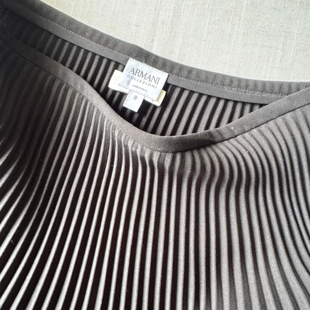 Armani Collezioni Size 8 Black Accordion Pleated Midi Skirt Italian Quiet Luxury
